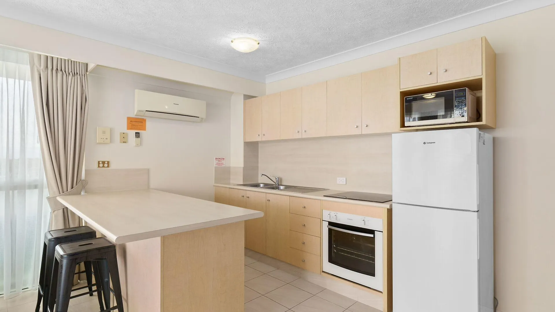**** Aparthotel Surf Parade Resort Gold Coast Australia