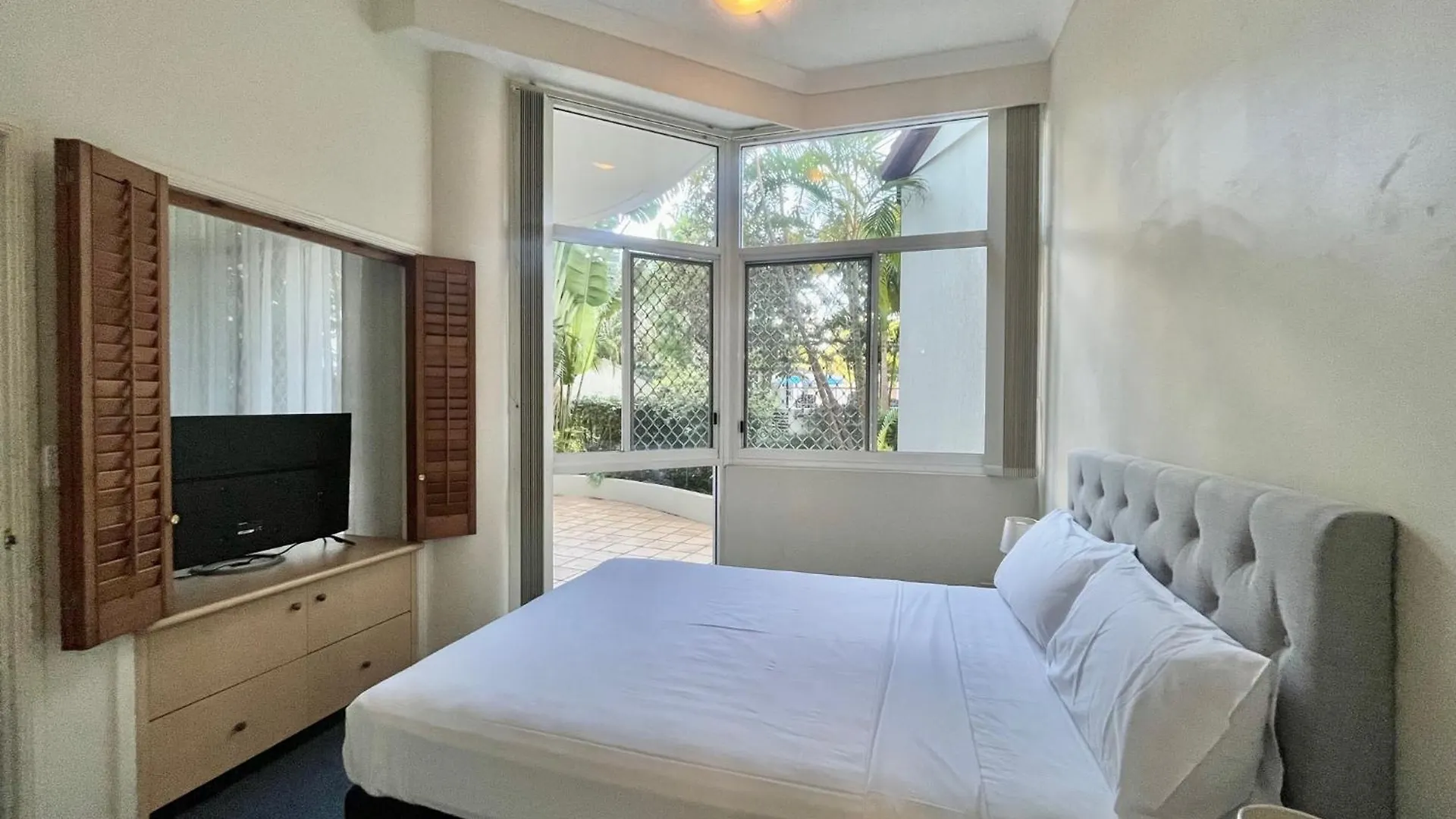 Aparthotel Surf Parade Resort Gold Coast