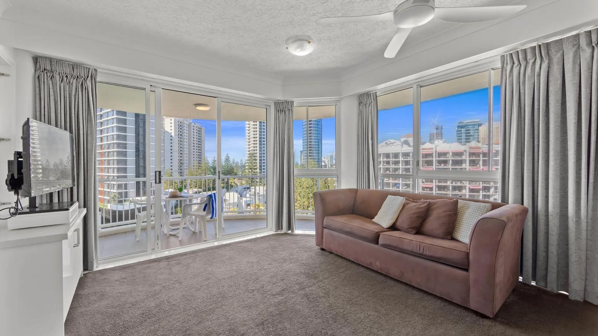 Surf Parade Resort Gold Coast Aparthotel