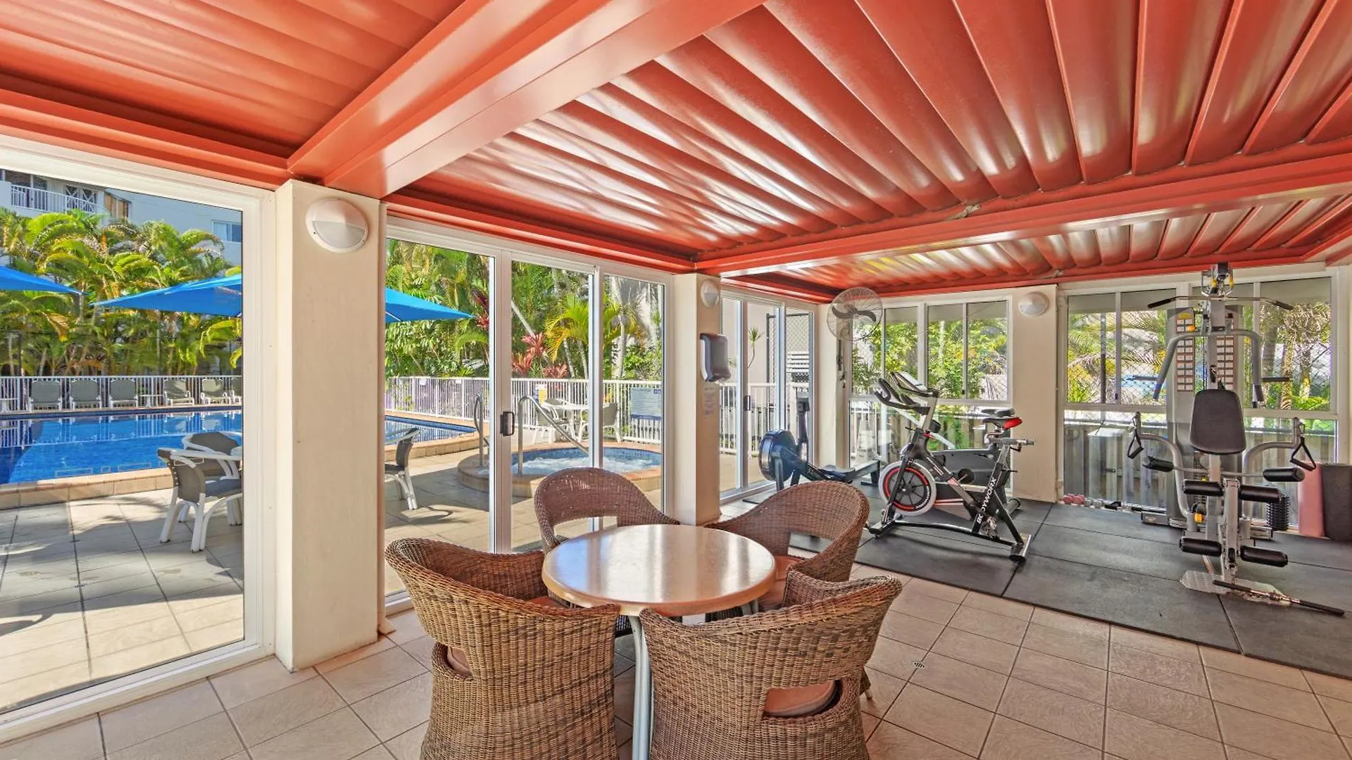 Surf Parade Resort Gold Coast 4*,  Australia