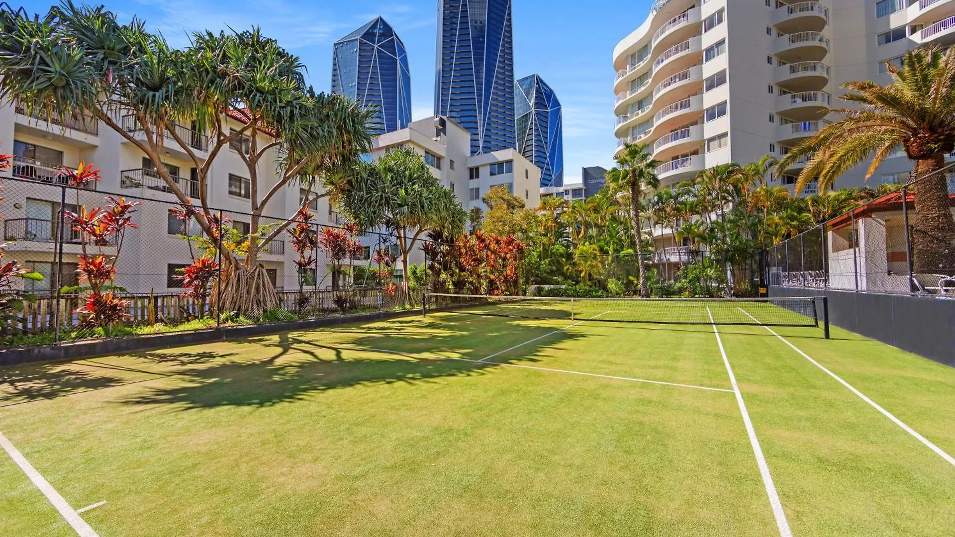 Aparthotel Surf Parade Resort Gold Coast