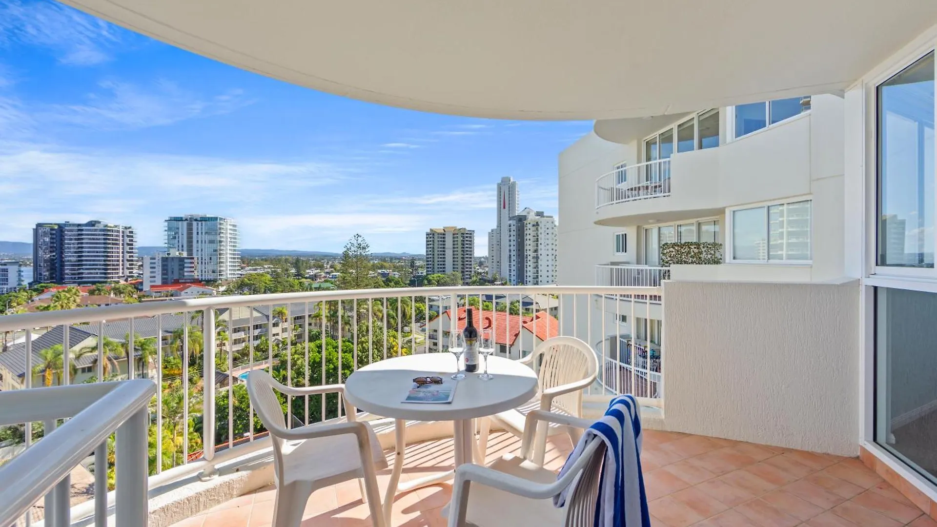 **** Aparthotel Surf Parade Resort Gold Coast Australia